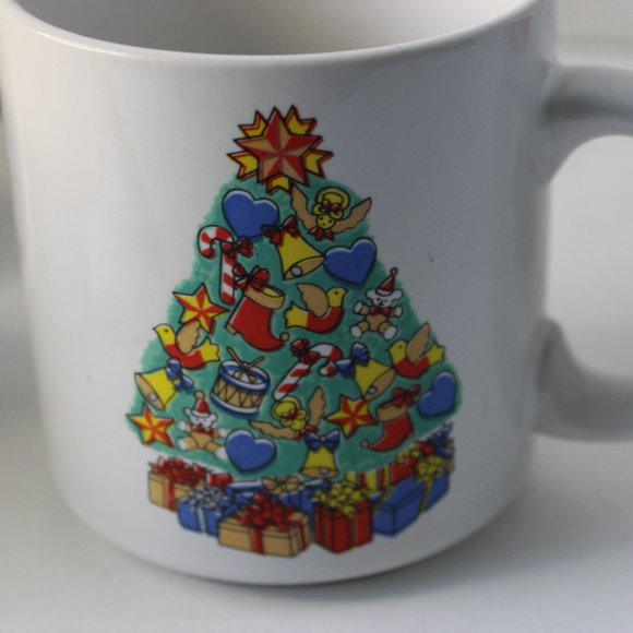 4 Pc Vintage Christmas Mugs Made in Korea Coffee Tea Hot Chocolate Toddy Set - Picture 4 of 10